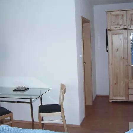 Hotel Pension Zu Dresden Altpieschen-2
